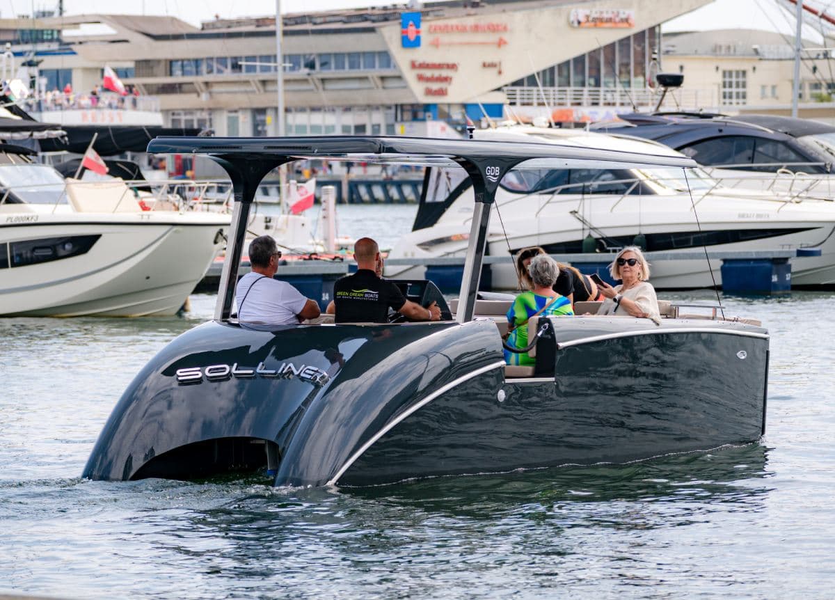 Green Dream Boats Solliner E21